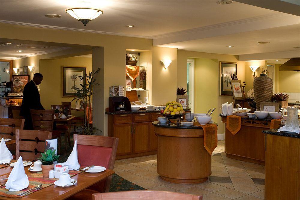 Courtyard Hotel Sandton Йоханнесбург Экстерьер фото