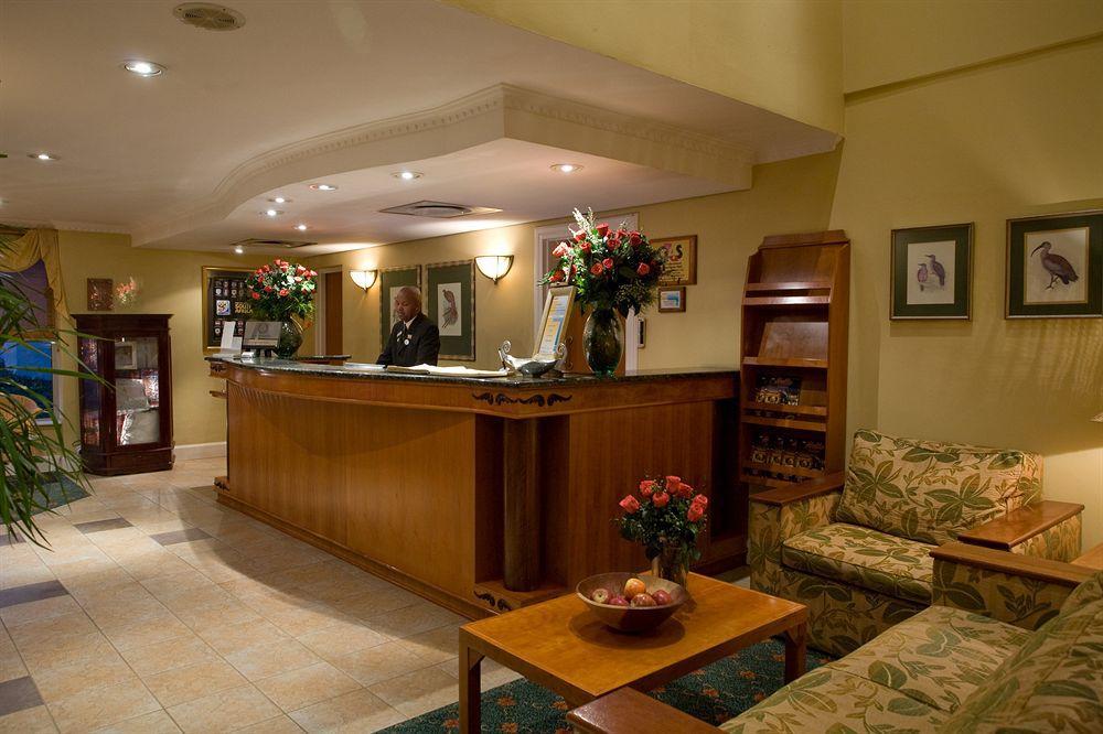 Courtyard Hotel Sandton Йоханнесбург Экстерьер фото