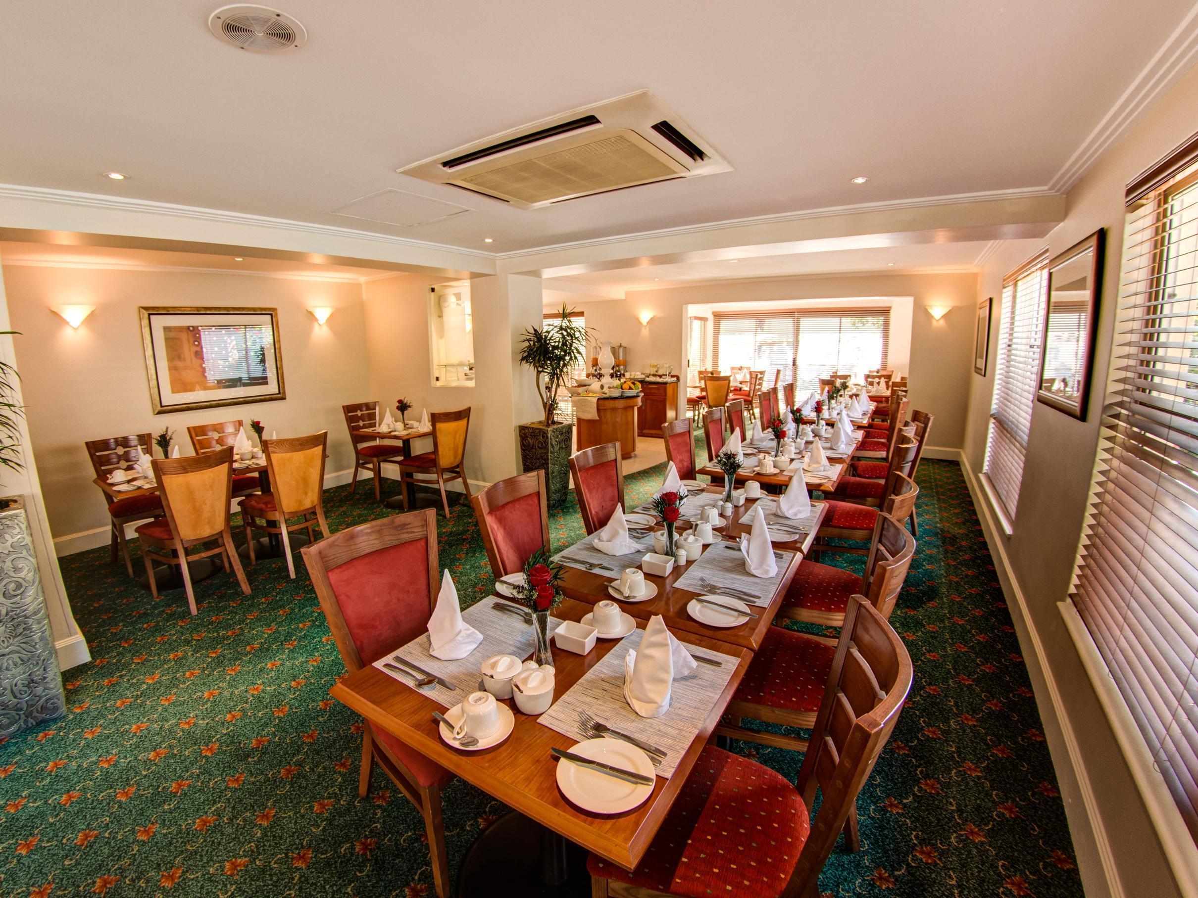 Courtyard Hotel Sandton Йоханнесбург Экстерьер фото
