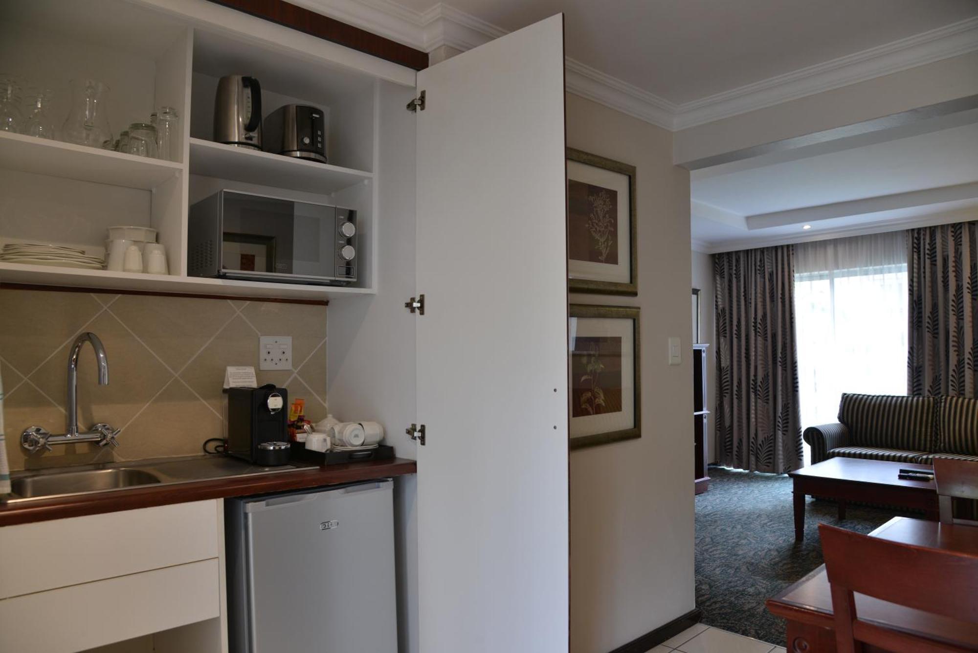 Courtyard Hotel Sandton Йоханнесбург Номер фото