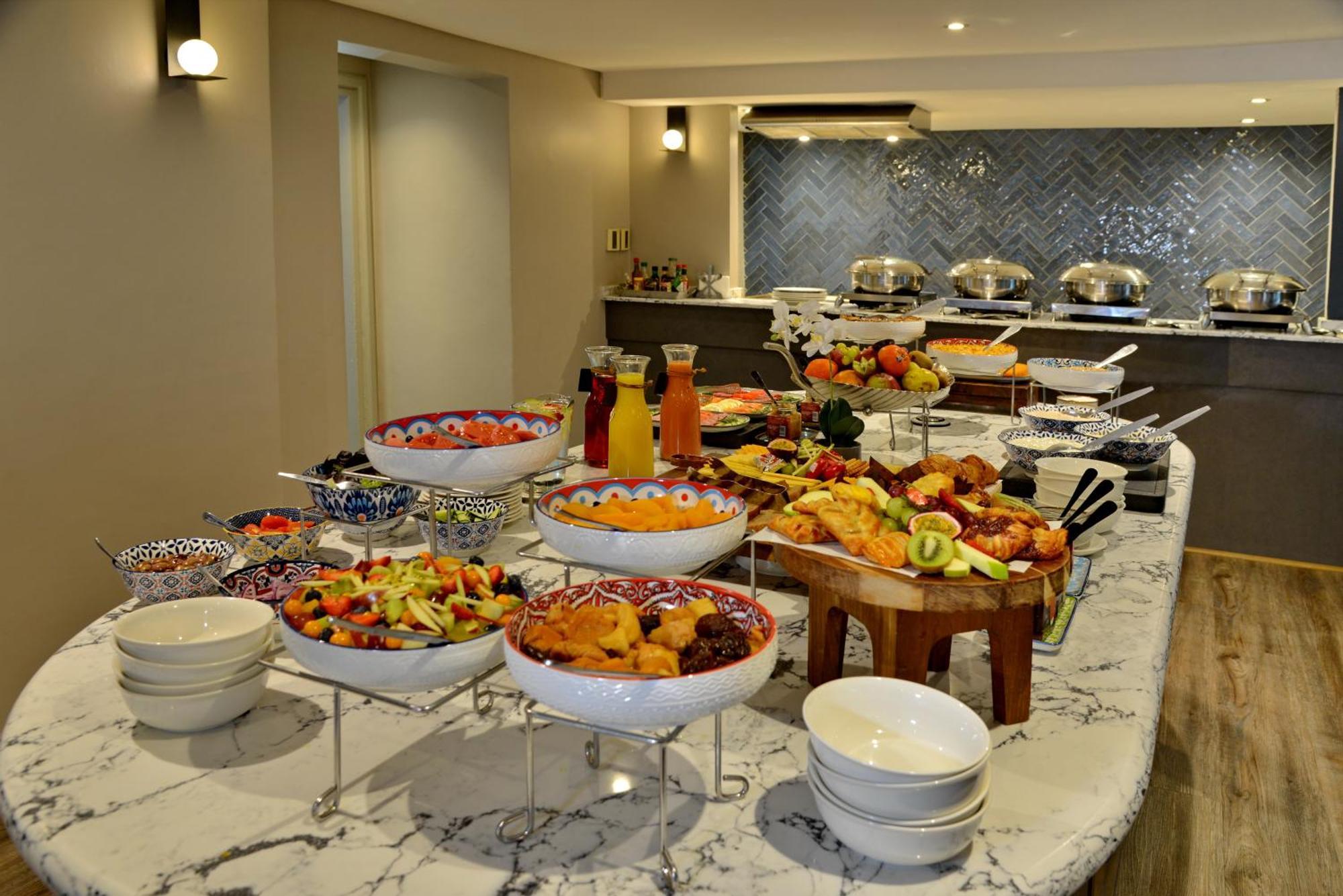 Courtyard Hotel Sandton Йоханнесбург Экстерьер фото