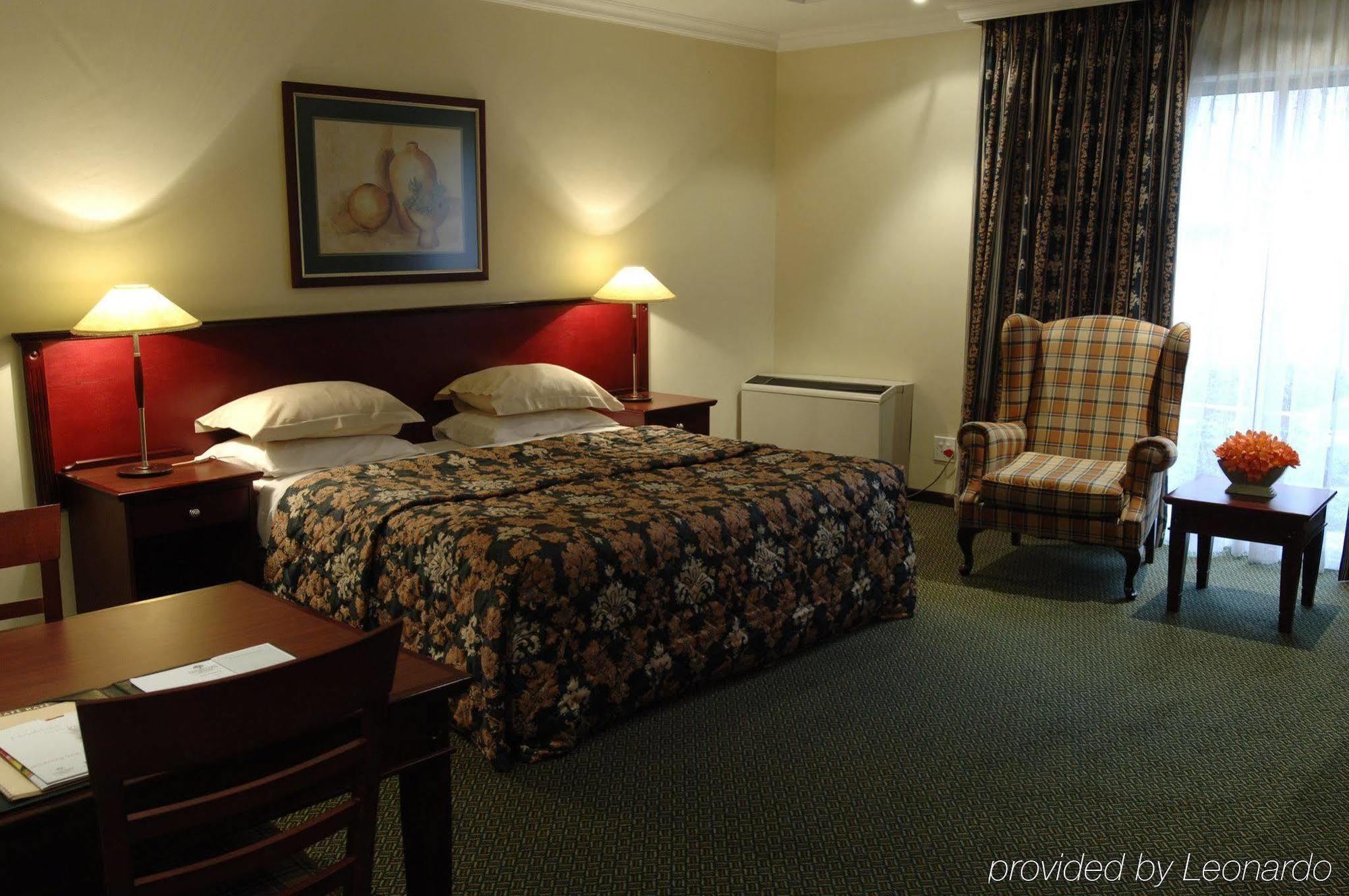 Courtyard Hotel Sandton Йоханнесбург Экстерьер фото