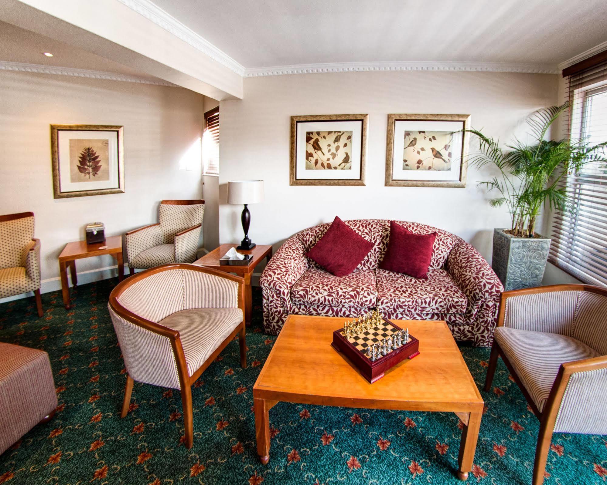 Courtyard Hotel Sandton Йоханнесбург Экстерьер фото