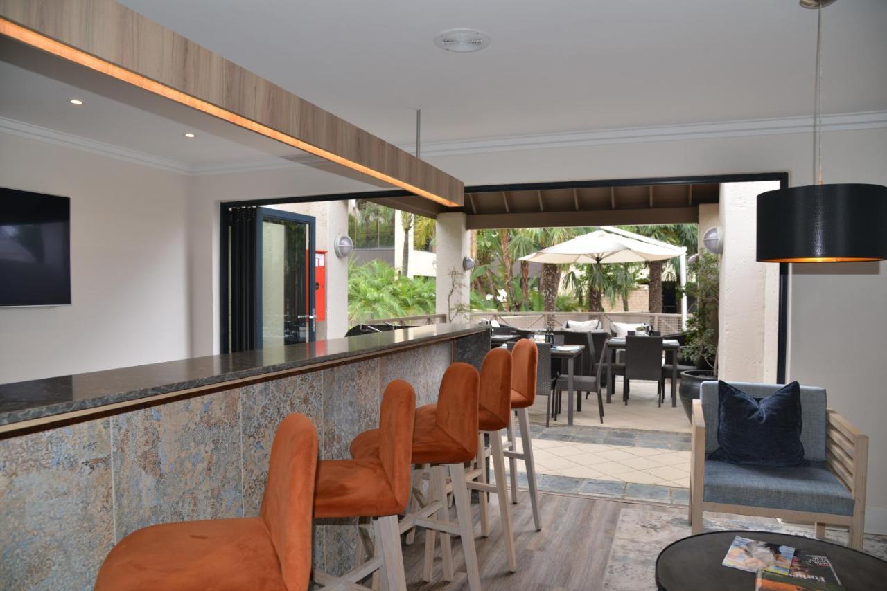 Courtyard Hotel Sandton Йоханнесбург Экстерьер фото